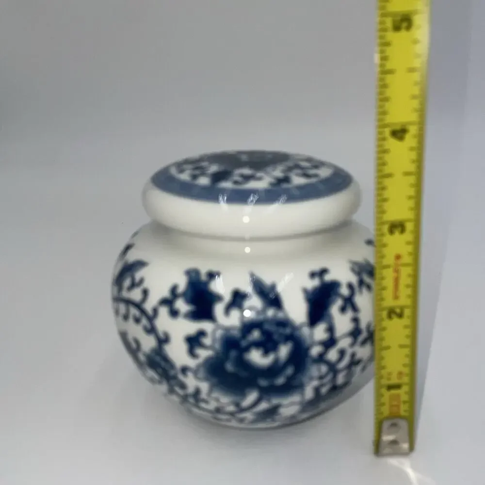 Chinese Traditional Blue White Porcelain Ceramic Small Ginger Jar Floral Display - Picture 5 of 9